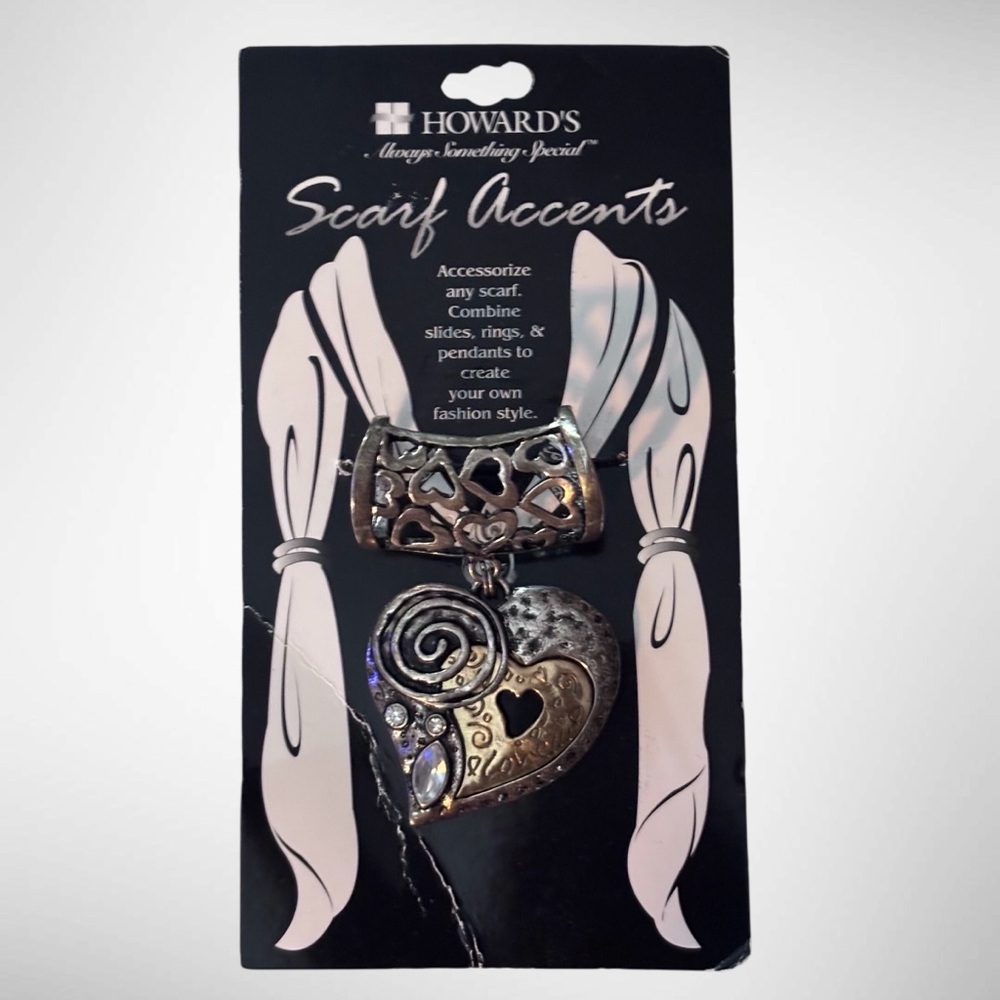 🌼VTG Howard’s Heart Scarf Accent